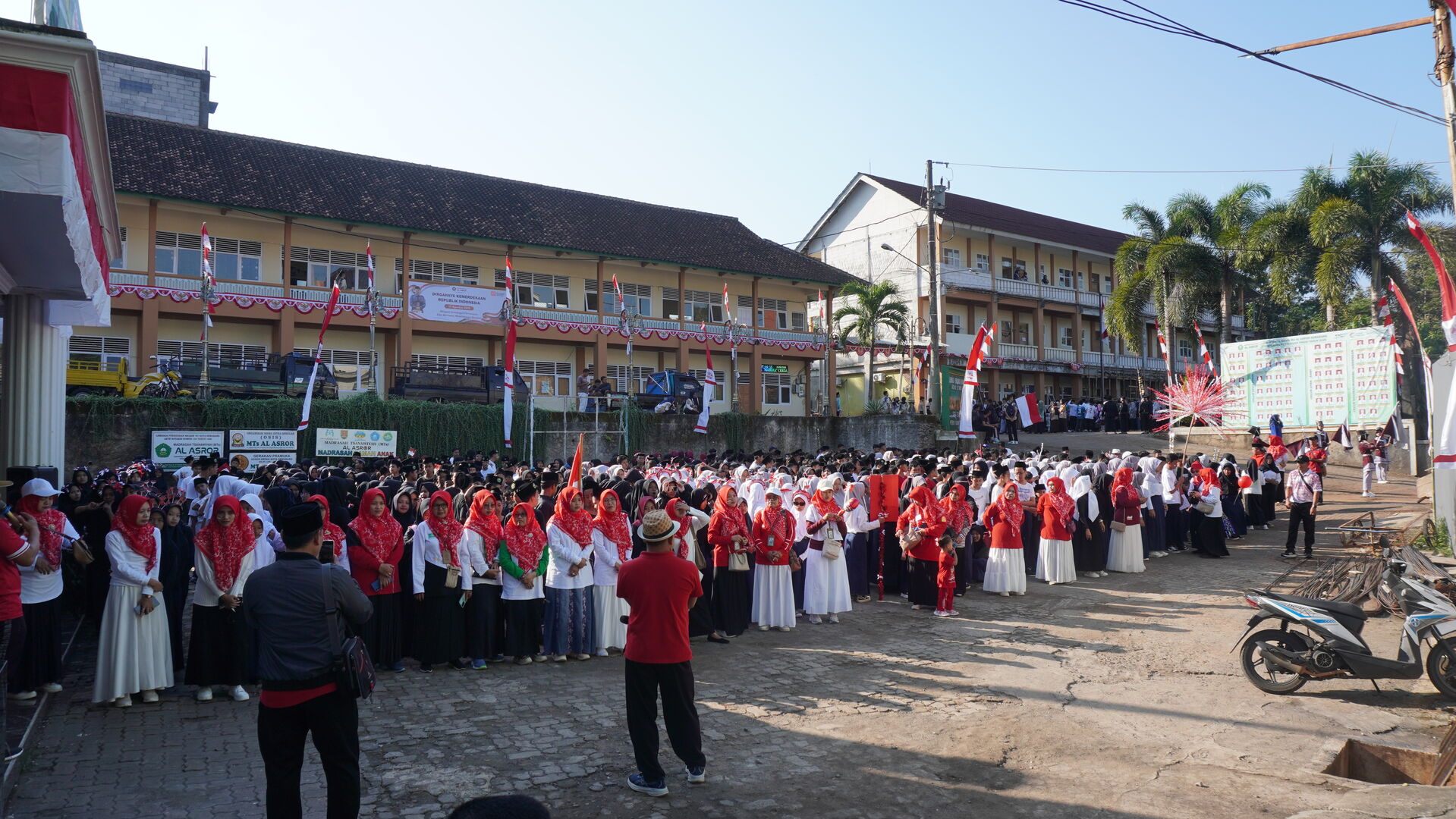 Parade kemerdekaan MTs Al Asror